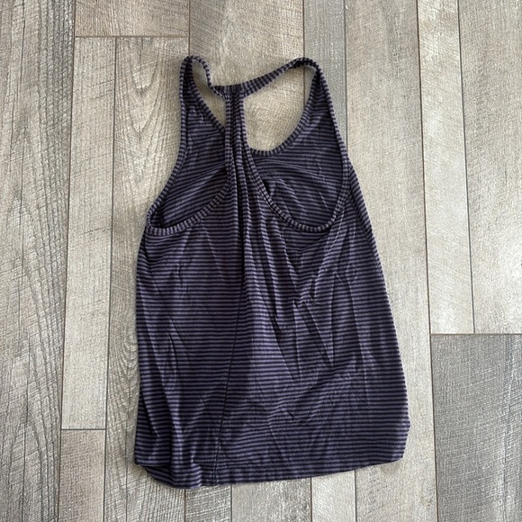 Lululemon Size 8 Purple and Black Mountain Tank Top - Picture 4 of 4